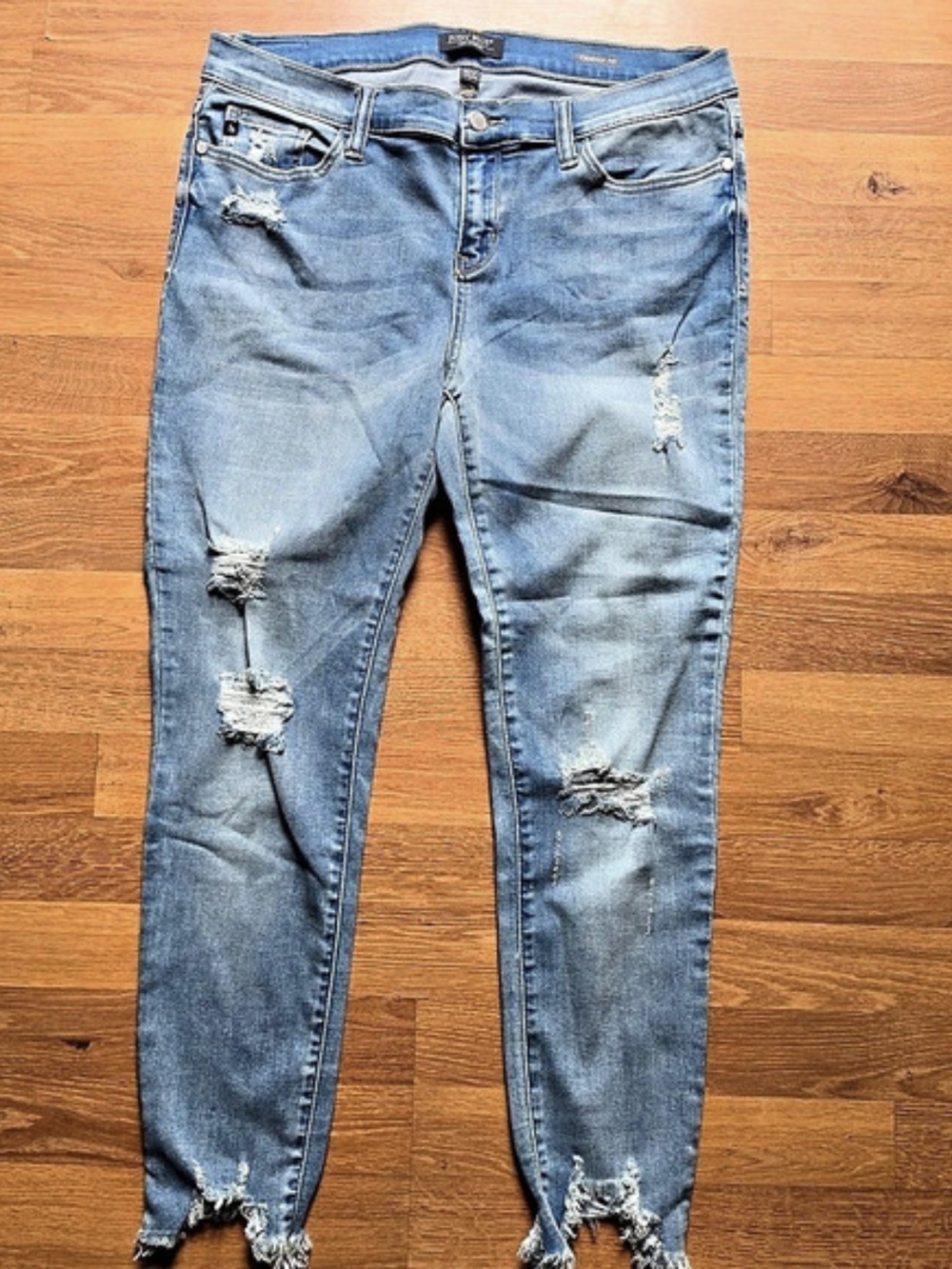 Judy Blue Cropped Fit Distressed Skinny Jeans in Blue Waist 15